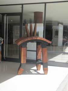 Tulián,J.C.- Una mesa que araña